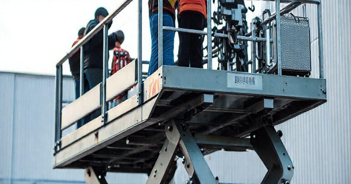 Plataforma de Elevação Hidráulica: 5 Vantagens Imperdíveis