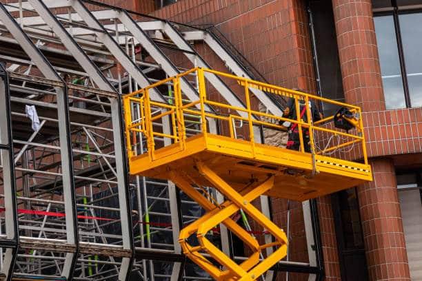 Plataforma Elevatória: Carga e Descarga Eficiente